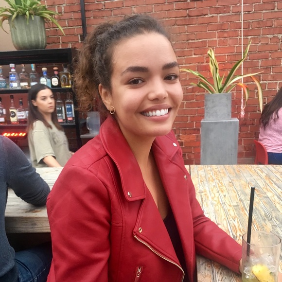 Meet your Posher, Sarah - Picture 1 of 1